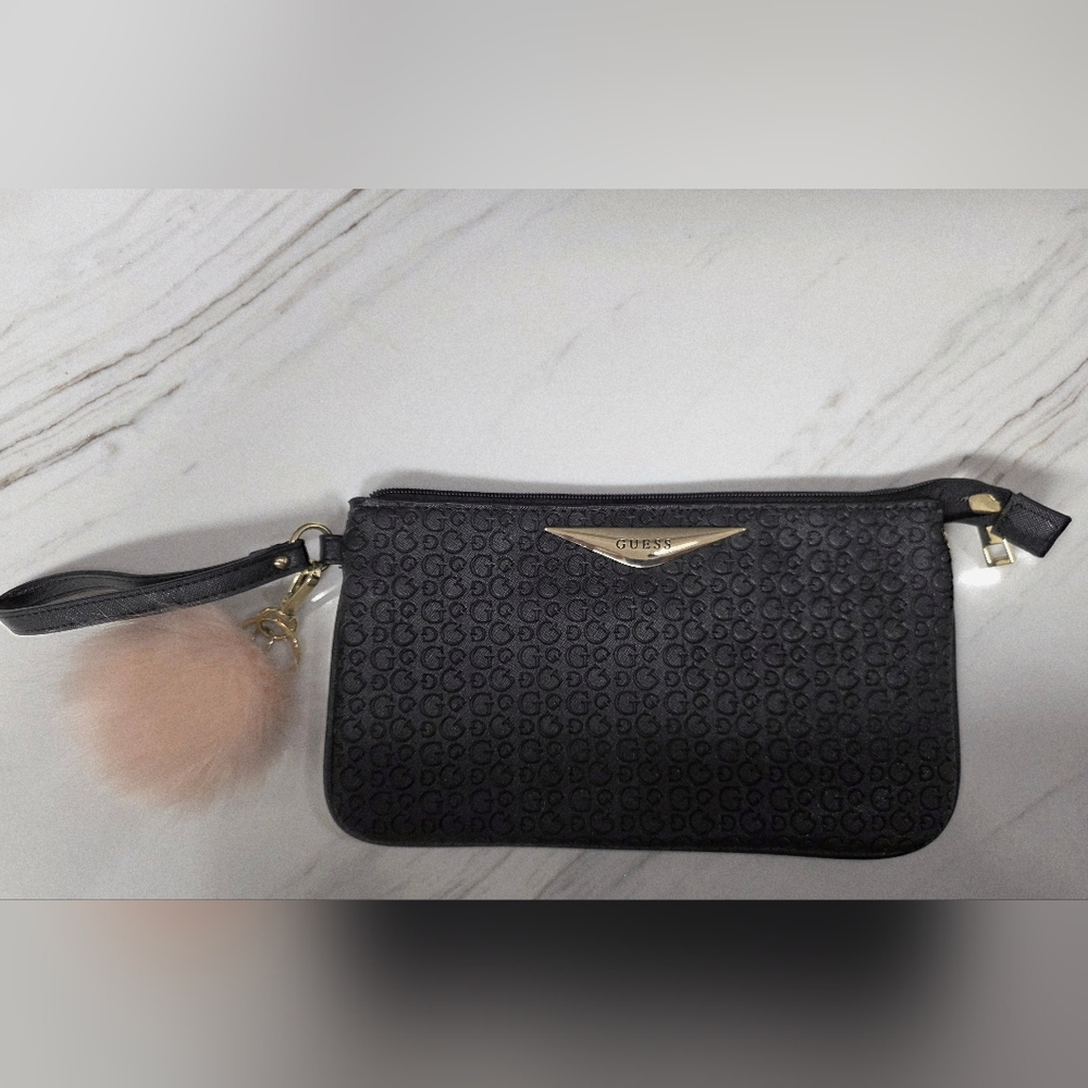 Guess Black/Gray Patterned Logo Faux Leather Wristlet NWOT